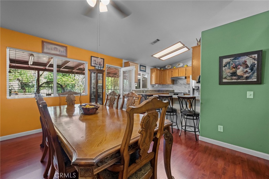 15070 Spring Street Fontana, CA 92335 - Photo 17 of 55 Dinning Room