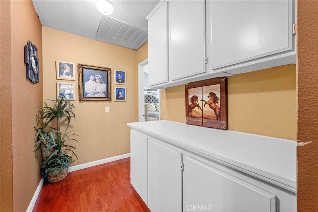 15070 Spring Street Fontana, CA 92335 - Photo 19 of 55 Hallway