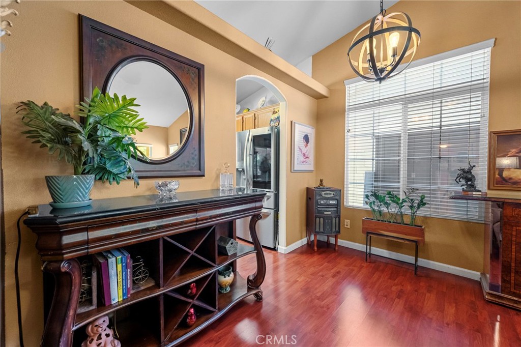 15070 Spring Street Fontana, CA 92335 - Photo 6 of 55 Living Room