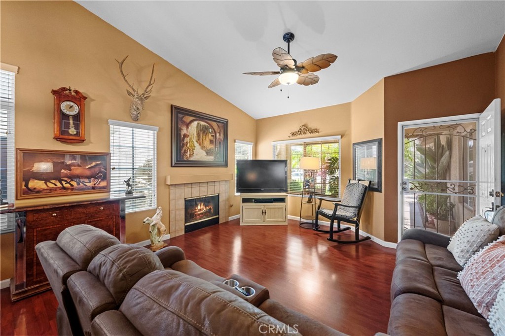 15070 Spring Street Fontana, CA 92335 - Photo 7 of 55 Living Room