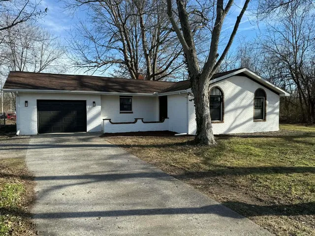 $184,900 | 208 North Brown Street, Benton, IL 62812