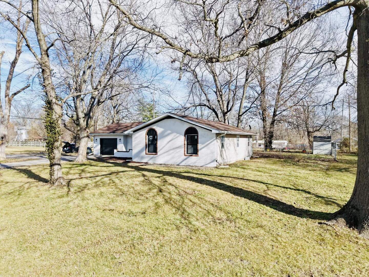 208 North Brown Street Benton, IL 62812 - Photo 4 of 31 a view of a house with snow on the roof