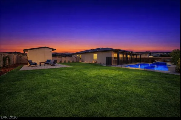 $1,090,000 | 432 North Racetrack Road, Henderson, NV 89015