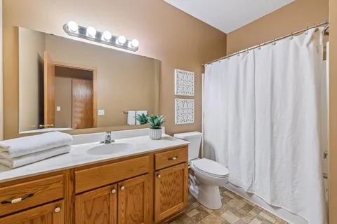 $324,900 | 464 Meadow Lane, Norwood Young America, MN 55397