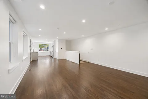 $450,000 | 1022-24 South 2nd Street, Unit 7, Philadelphia, PA 19147