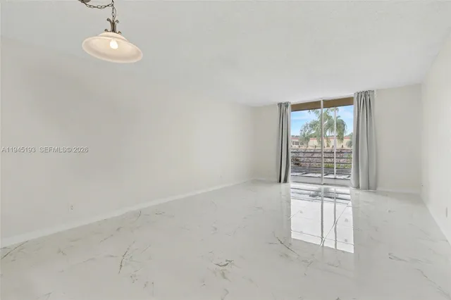 $1,700 | 406 Northwest 68th Avenue, Unit 206, Plantation, FL 33317