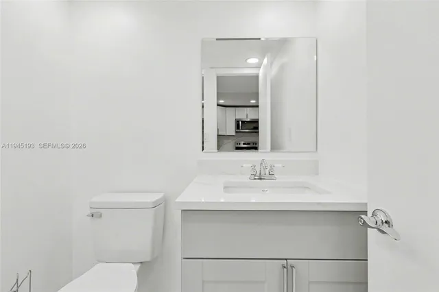 $1,700 | 406 Northwest 68th Avenue, Unit 206, Plantation, FL 33317