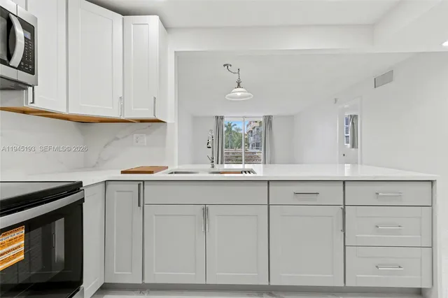 $1,700 | 406 Northwest 68th Avenue, Unit 206, Plantation, FL 33317