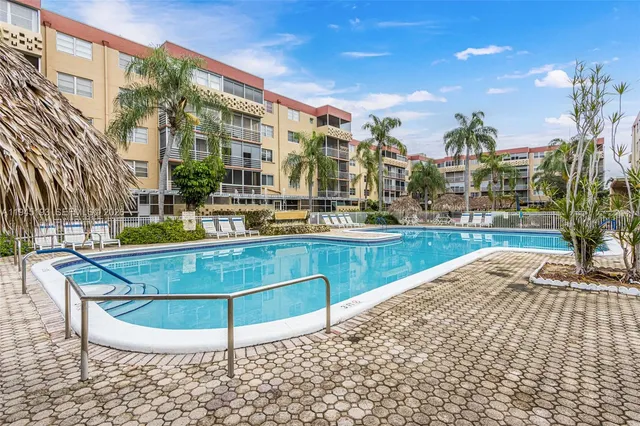 $1,700 | 406 Northwest 68th Avenue, Unit 206, Plantation, FL 33317