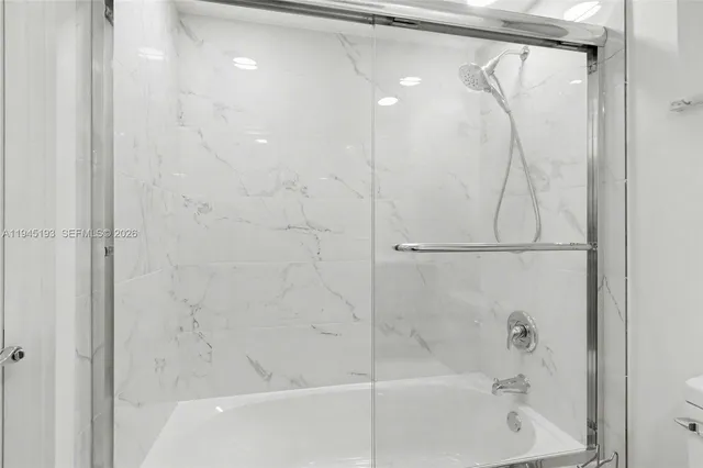 $1,700 | 406 Northwest 68th Avenue, Unit 206, Plantation, FL 33317