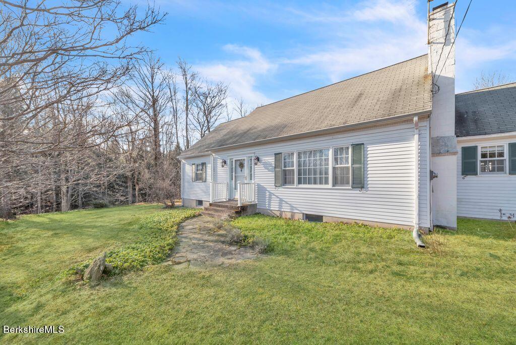 98 N Rd, Monroe
