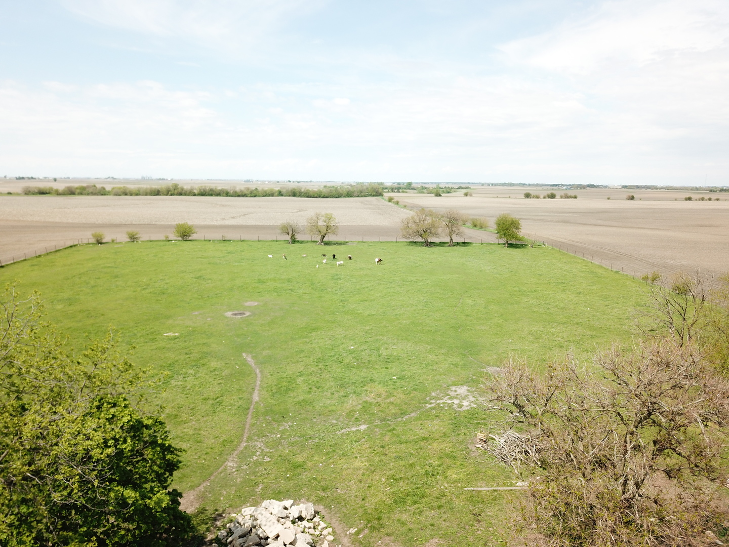 22503 2800th Road North Odell, IL 60460 - Photo 29 of 30 a view of an ocean from a beach