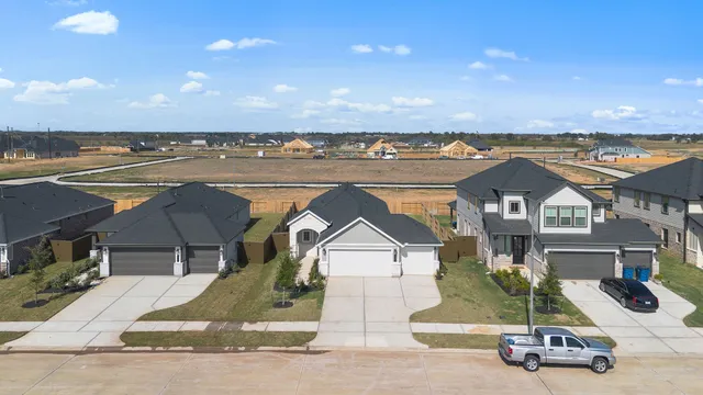 $302,000 | 321 Goldeneye Duck Drive, Hempstead, TX 77445