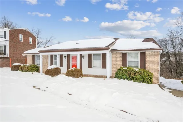 $255,000 | 117 Mayberry Drive, Monroeville, PA 15146