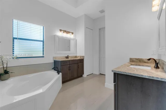 $970,000 | 17924 68th Street North, Loxahatchee, FL 33470