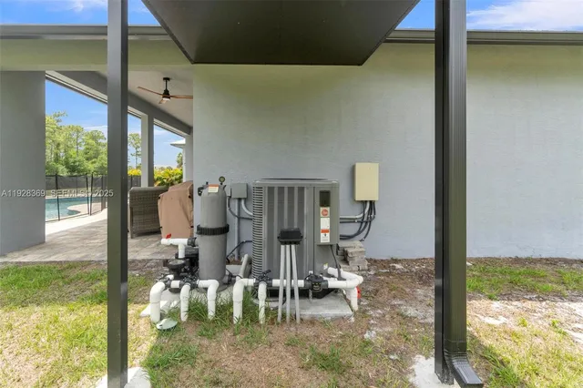 $970,000 | 17924 68th Street North, Loxahatchee, FL 33470