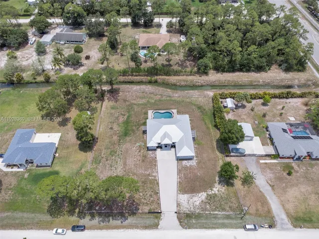 $970,000 | 17924 68th Street North, Loxahatchee, FL 33470