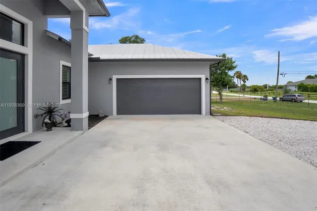 $970,000 | 17924 68th Street North, Loxahatchee, FL 33470