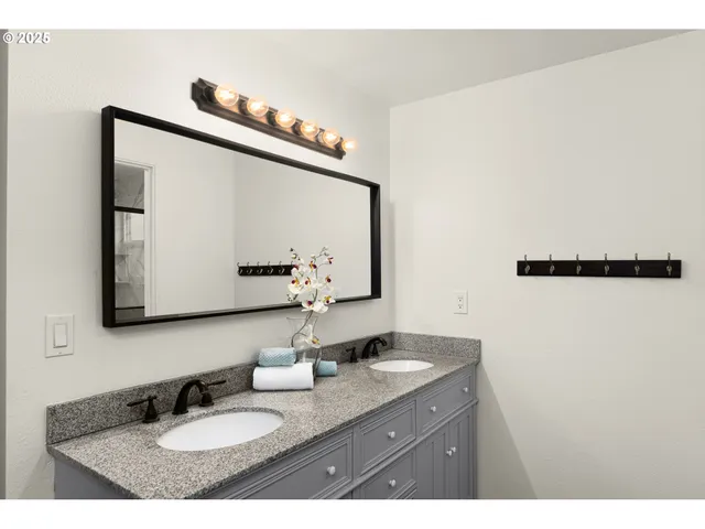 $569,000 | 14843 Southwest Daphne Court, Beaverton, OR 97007