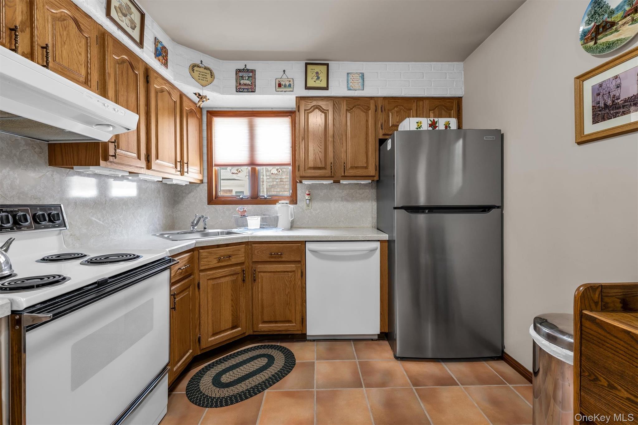 79 Bieselin Road Bellport, NY 11713 - Photo 9 of 25