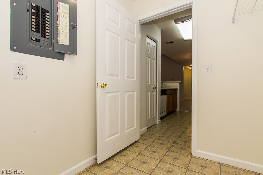 29806 Center Ridge Road Westlake, OH 44145 - Photo 10 of 17 Gallery Image 10