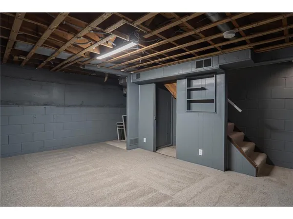 $2,350 | 5048 North Girard Avenue, Minneapolis, MN 55430