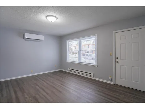$2,350 | 5048 North Girard Avenue, Minneapolis, MN 55430