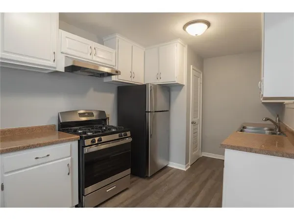 $2,350 | 5048 North Girard Avenue, Minneapolis, MN 55430