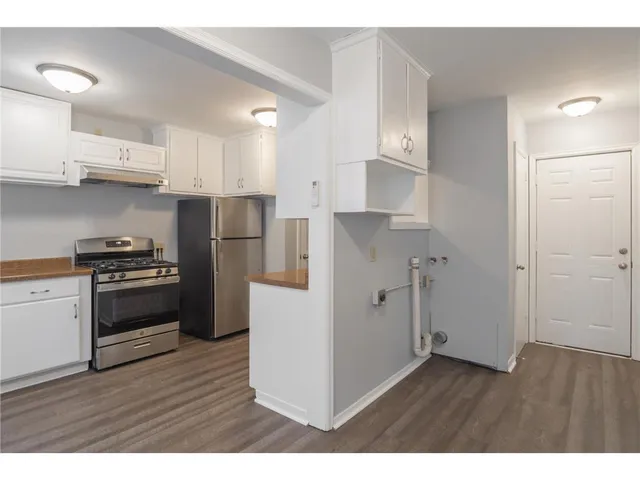 $2,350 | 5048 North Girard Avenue, Minneapolis, MN 55430