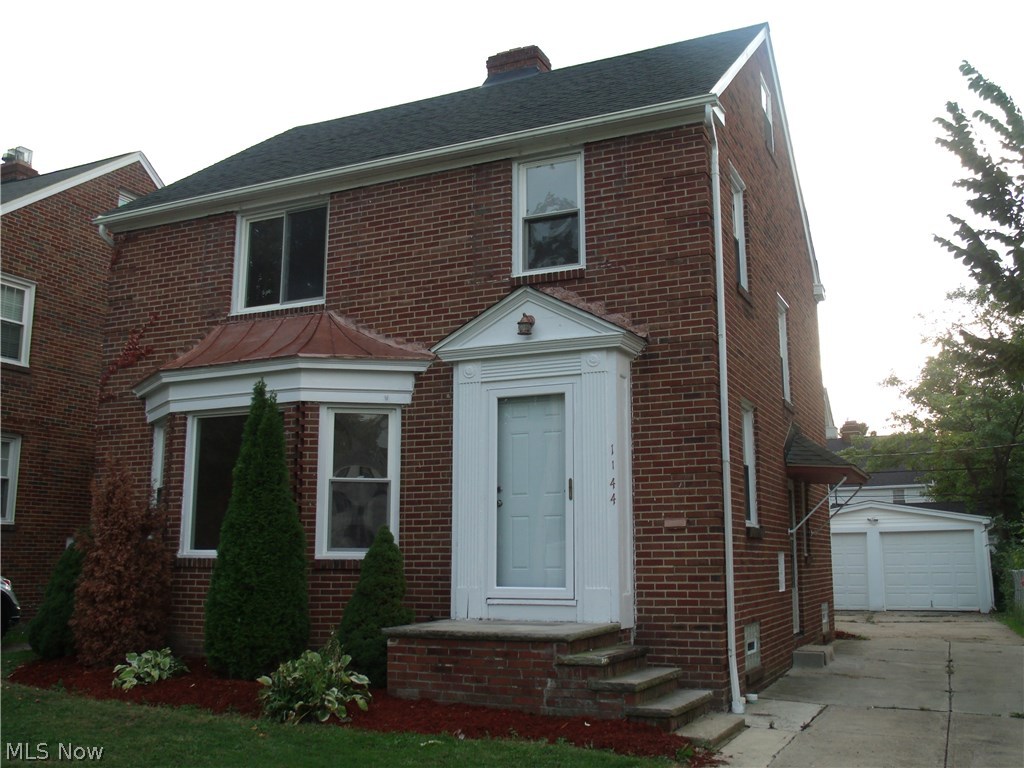 1144 Pennfield Road Cleveland, OH 44121 - Photo 3 of 35