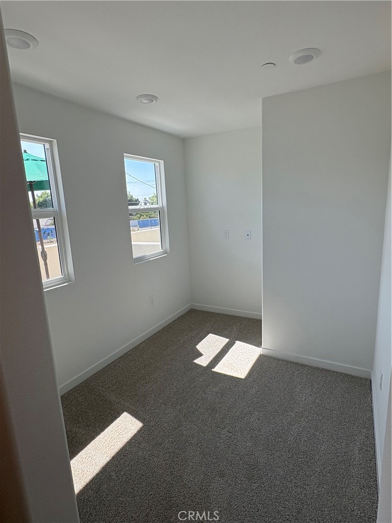 171 Evergreen Lane Claremont, CA 91711 - Photo 4 of 14 Flex space at entry = perfect home office