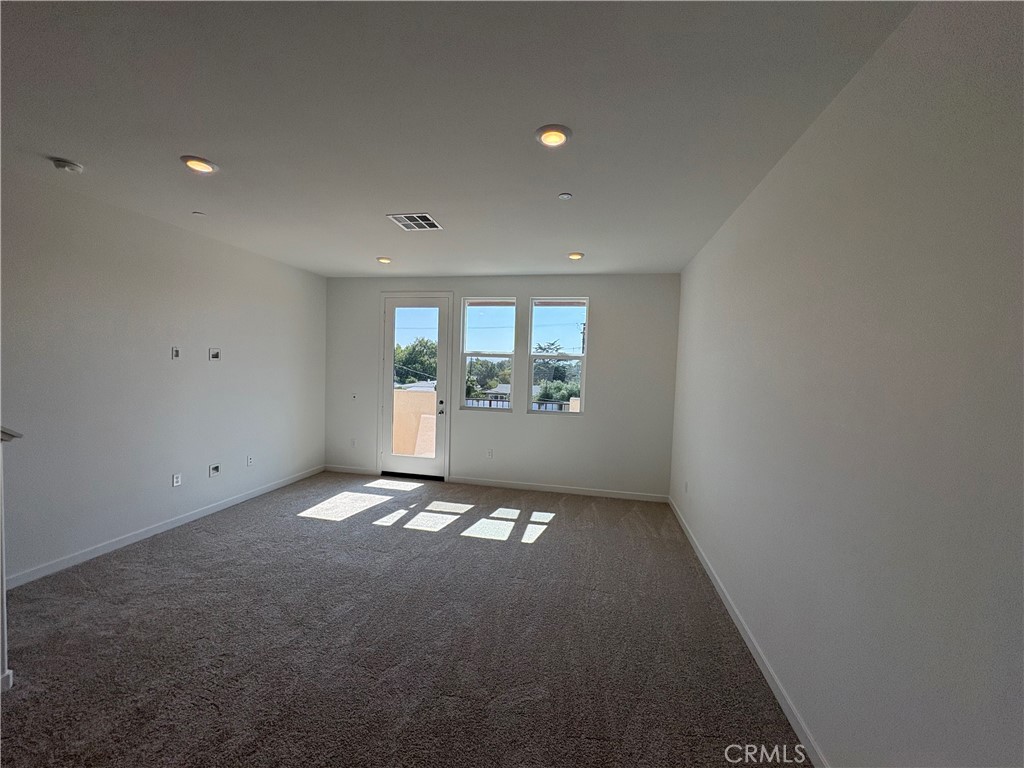 171 Evergreen Lane Claremont, CA 91711 - Photo 6 of 14 Open living room