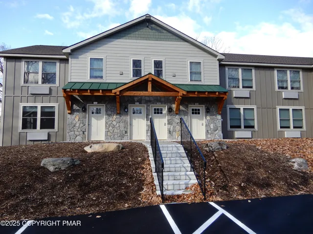 $2,000 | 101 Brook Village, Scotrun, PA 18355
