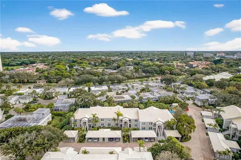 $599,000 | 5899 Chanteclair Drive, Unit 211, Naples, FL 34108