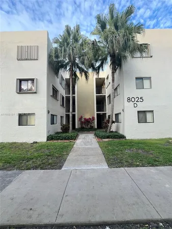 $320,000 | 8025 Southwest 107th Avenue, Unit 118, Miami, FL 33173