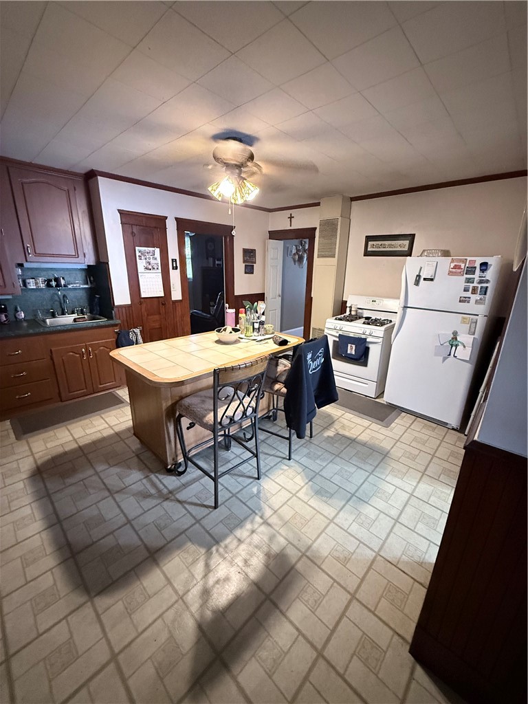 154 St Agnes Avenue Woonsocket, RI 02895 - Photo 27 of 33