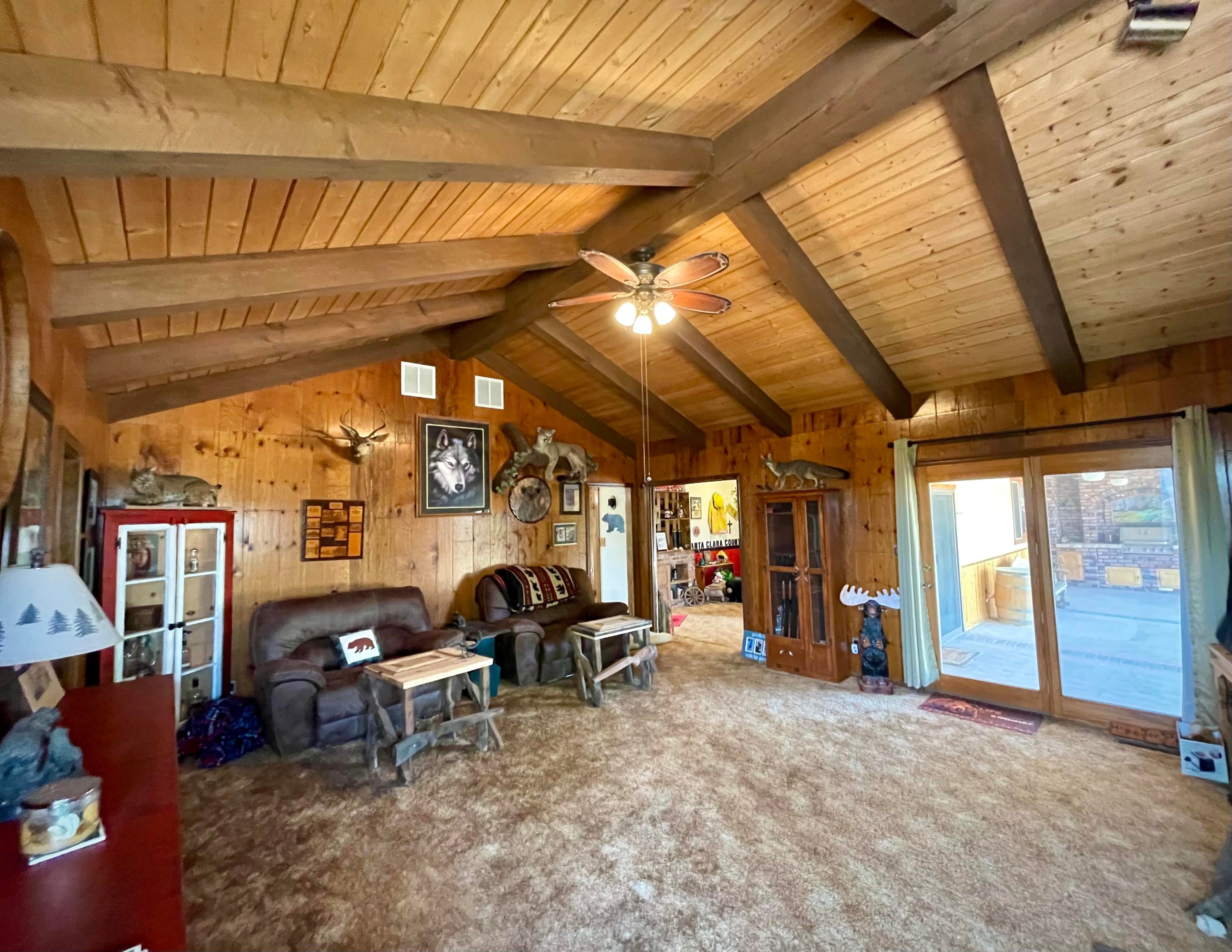 7322 Reeder Road Klamath Falls, OR 97603 - Photo 6 of 37 B641921F-FA75-49C8-A566-354106E472F6