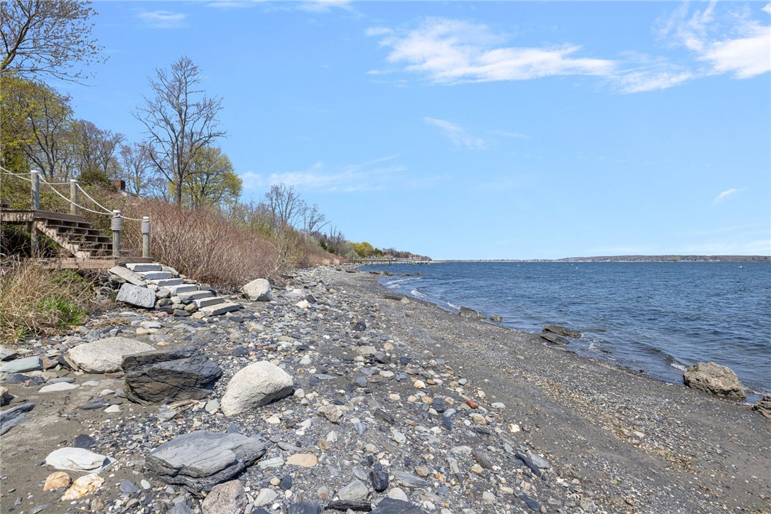 181 Prospect Farm Road Portsmouth, RI 02871 - Photo 9 of 50 Gallery Image 9