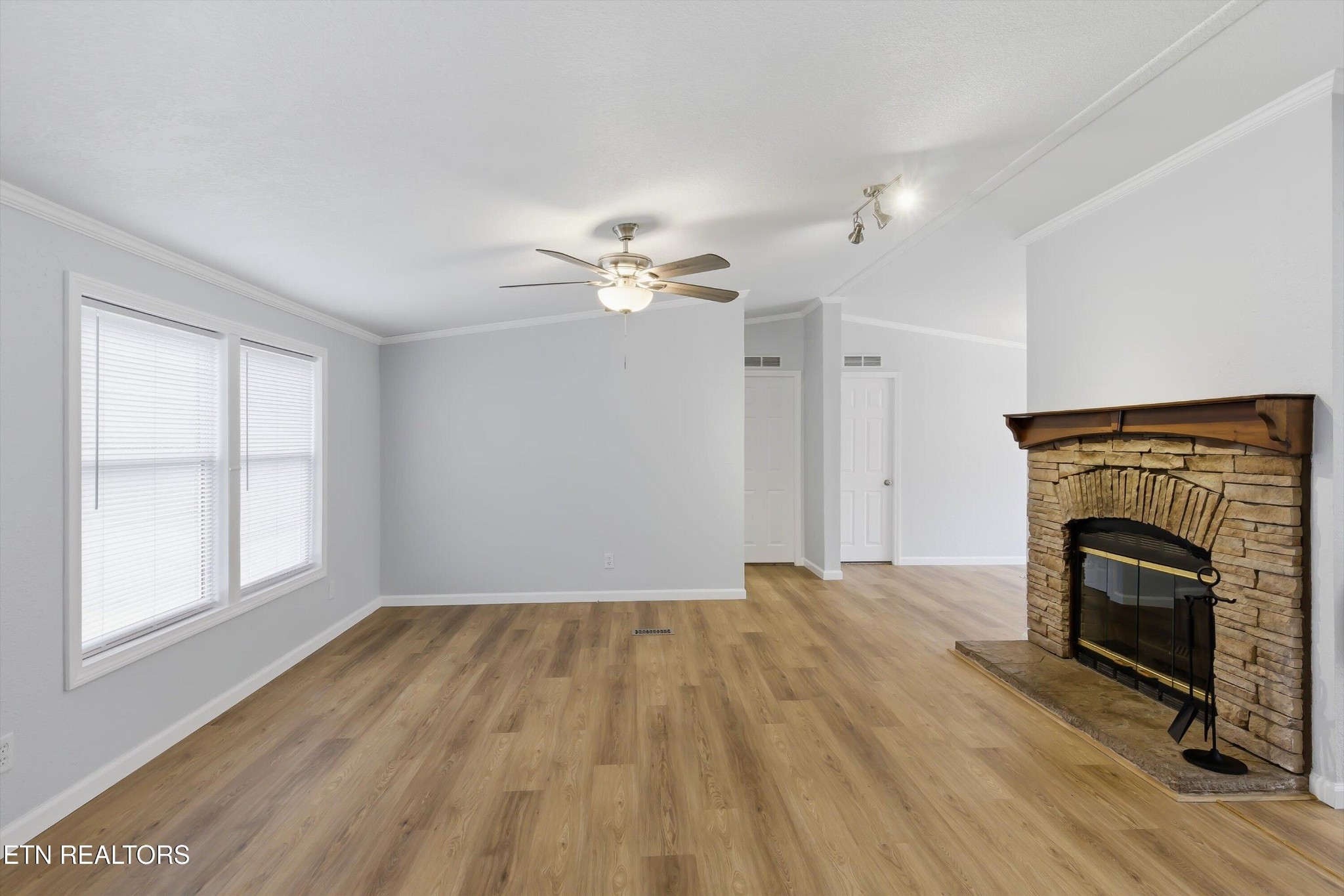 2214 Hinds Creek Road Heiskell, TN 37754 - Photo 4 of 41 Gallery Image 4