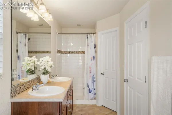 $540,000 | 5978 Cumbre Vista Way, Colorado Springs, CO 80924