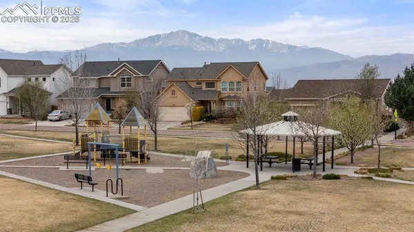 $540,000 | 5978 Cumbre Vista Way, Colorado Springs, CO 80924