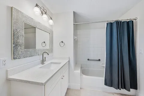 $2,800 | 1203 Town Center Drive, Unit 201, Jupiter, FL 33458