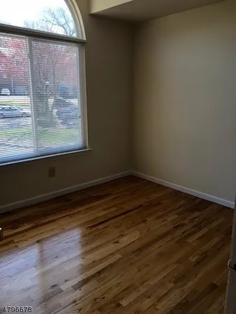 $4,200 | 5 Mt Vernon Square, Unit 5, Verona, NJ 07044