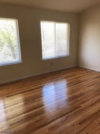 $4,200 | 5 Mt Vernon Square, Unit 5, Verona, NJ 07044