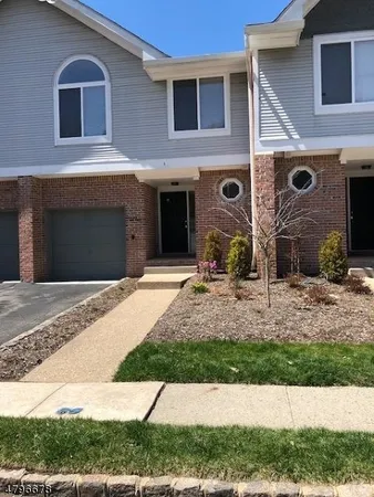 $4,200 | 5 Mt Vernon Square, Unit 5, Verona, NJ 07044