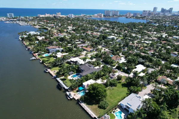 $3,490,000 | 1010 South North Lake Drive, Hollywood, FL 33019