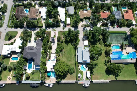 $3,490,000 | 1010 South North Lake Drive, Hollywood, FL 33019