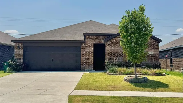 $2,250 | 1420 Stuarts Frst Drive, Denton, TX 76207