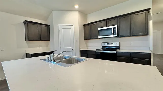 $2,250 | 1420 Stuarts Frst Drive, Denton, TX 76207