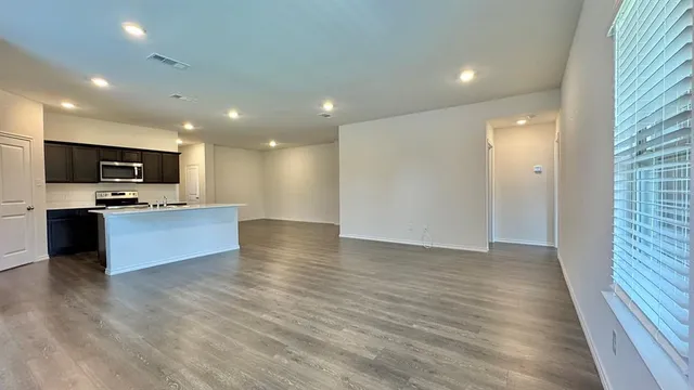 $2,250 | 1420 Stuarts Frst Drive, Denton, TX 76207